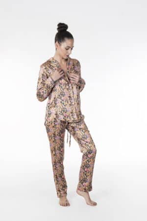 Pigiama Verdissima in raso aperto davanti 48.AA51 ocra lato